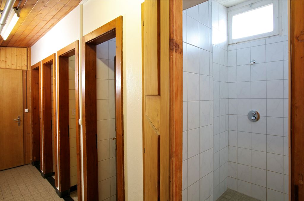 Chalet l'Ancien Stand - Leysin - aile est - douches et WC